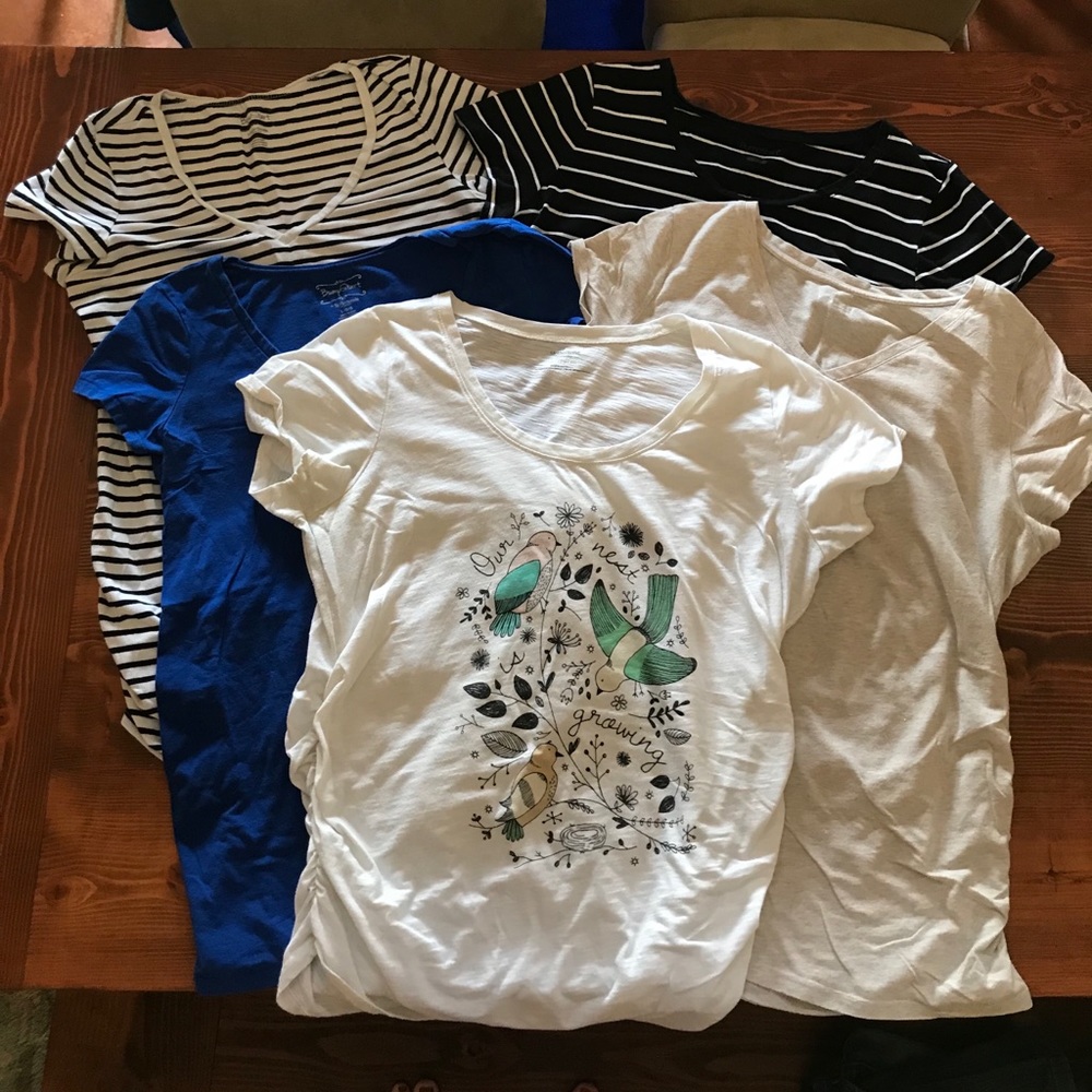 LOT of five maternity T-shirt’s